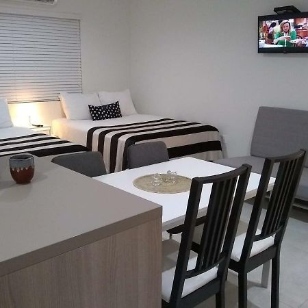 Studio Biscayne Blvd Miami Doral Exterior photo