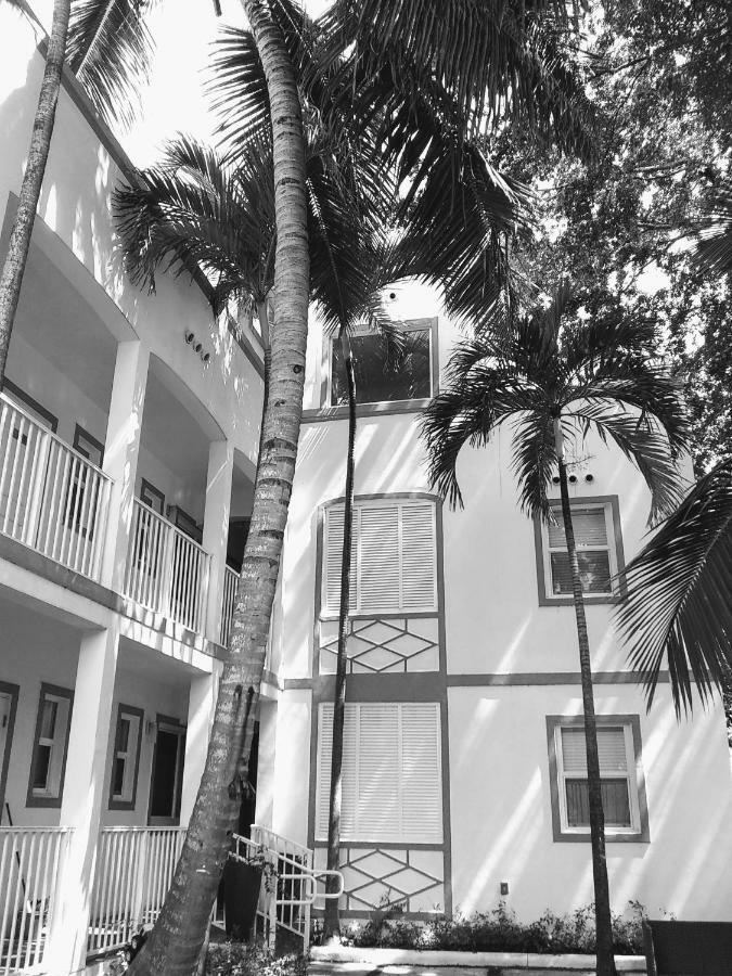 Studio Biscayne Blvd Miami Doral Exterior photo