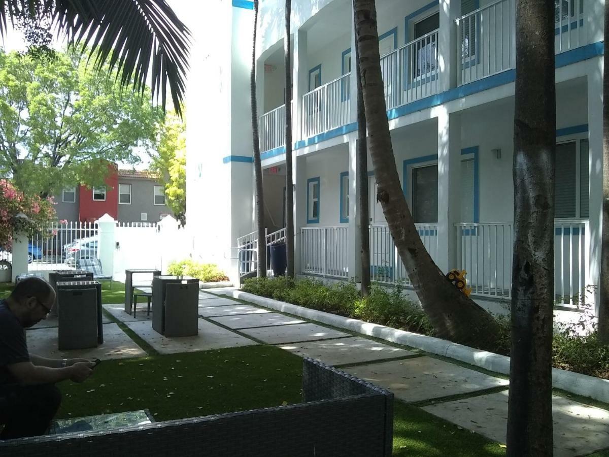 Studio Biscayne Blvd Miami Doral Exterior photo