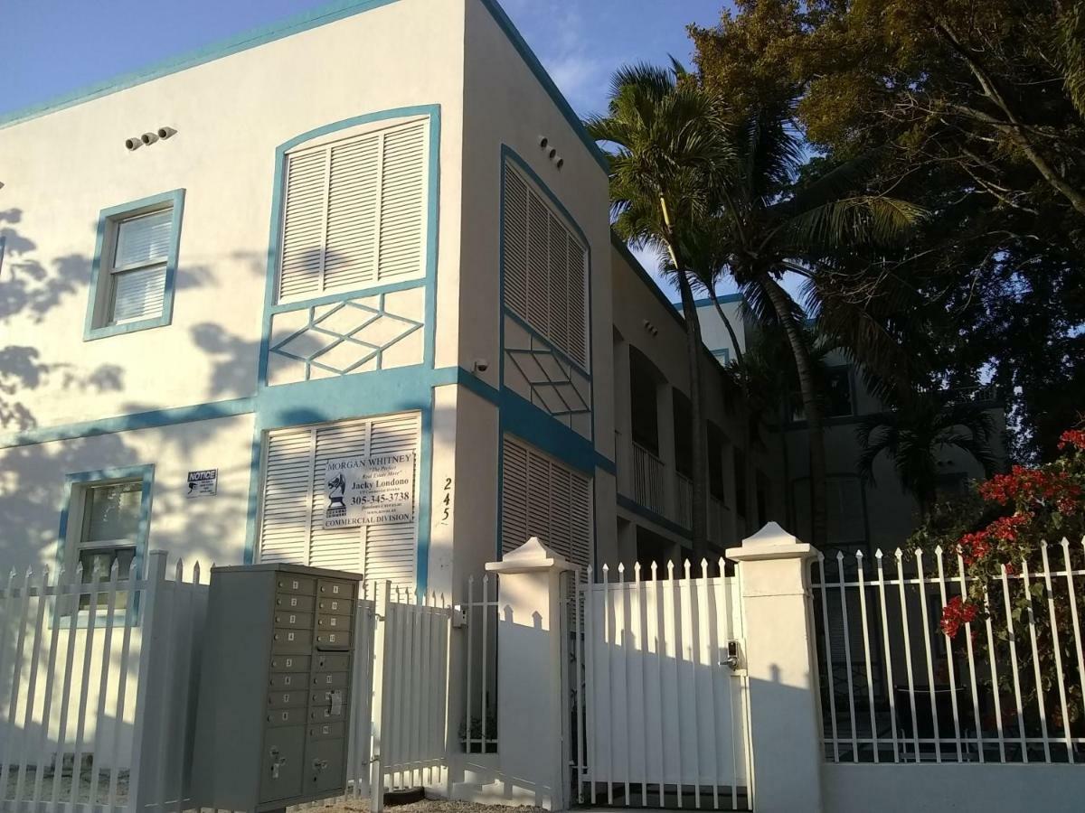 Studio Biscayne Blvd Miami Doral Exterior photo